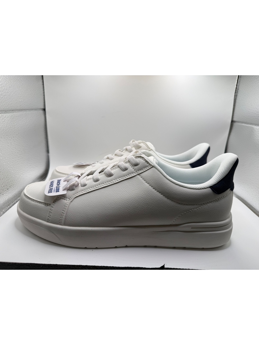 JBU Men’s 8 Karuso Touchless White Sneaker
